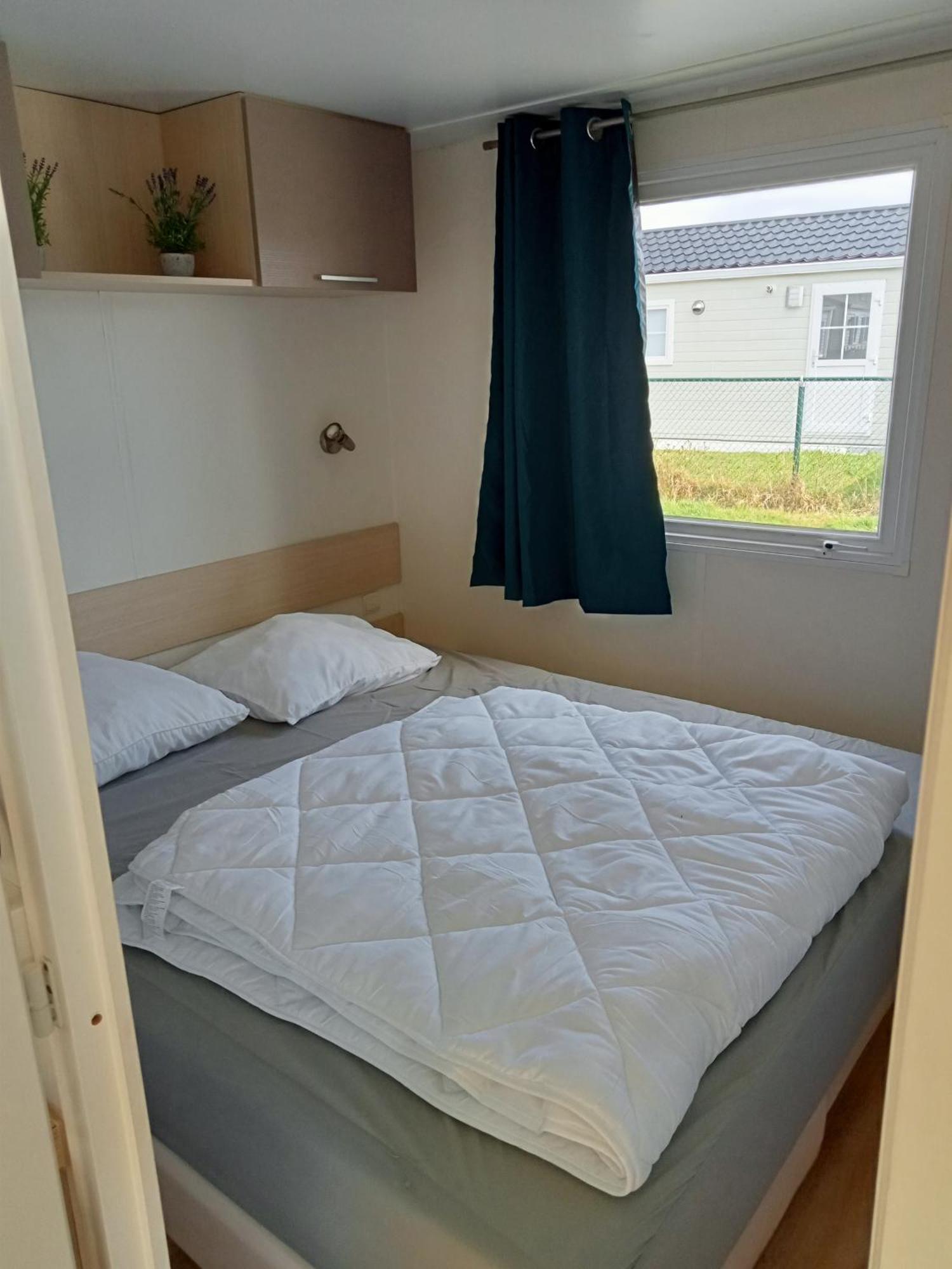 Stacaravan Bredene Met Tuin Nr 2126 エクステリア 写真